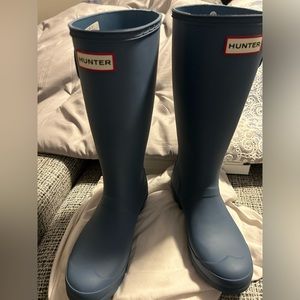 Hunter boots great shape youth size 5 (37) blue
